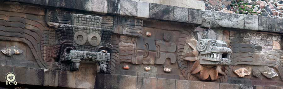 En el Templo de la Serpiente Emplumada, en Teotihuacan, pueden observarse juntos a Tlaloc (agua) y a Quetzalcóatl como principio creador (fuego).